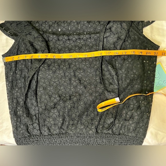 CECE Black lace flutter sleeve smocked top size M‎ - Picture 13 of 14